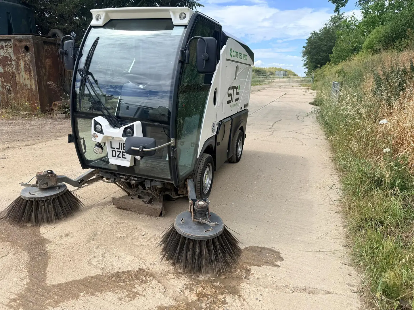 road sweeping equipment