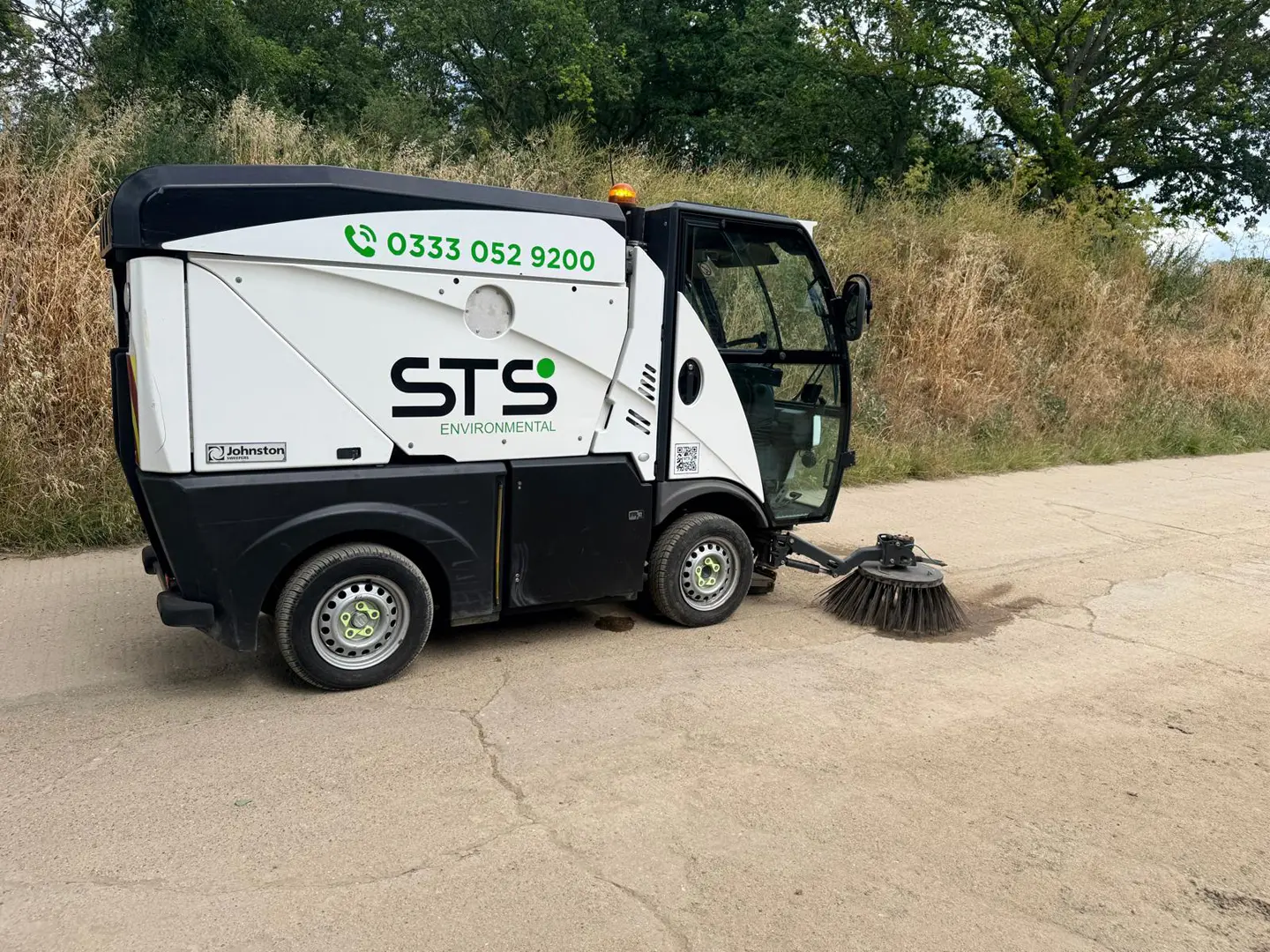 sts enviromental compact road sweeper machine